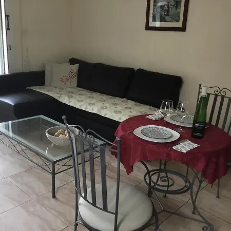 דירה Limnos Gardens *