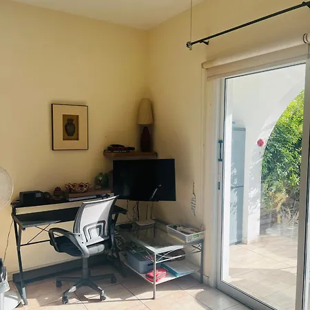 Διαμέρισμα Limnos Gardens *