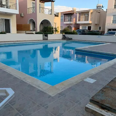 Limnos Gardens Apartamento *